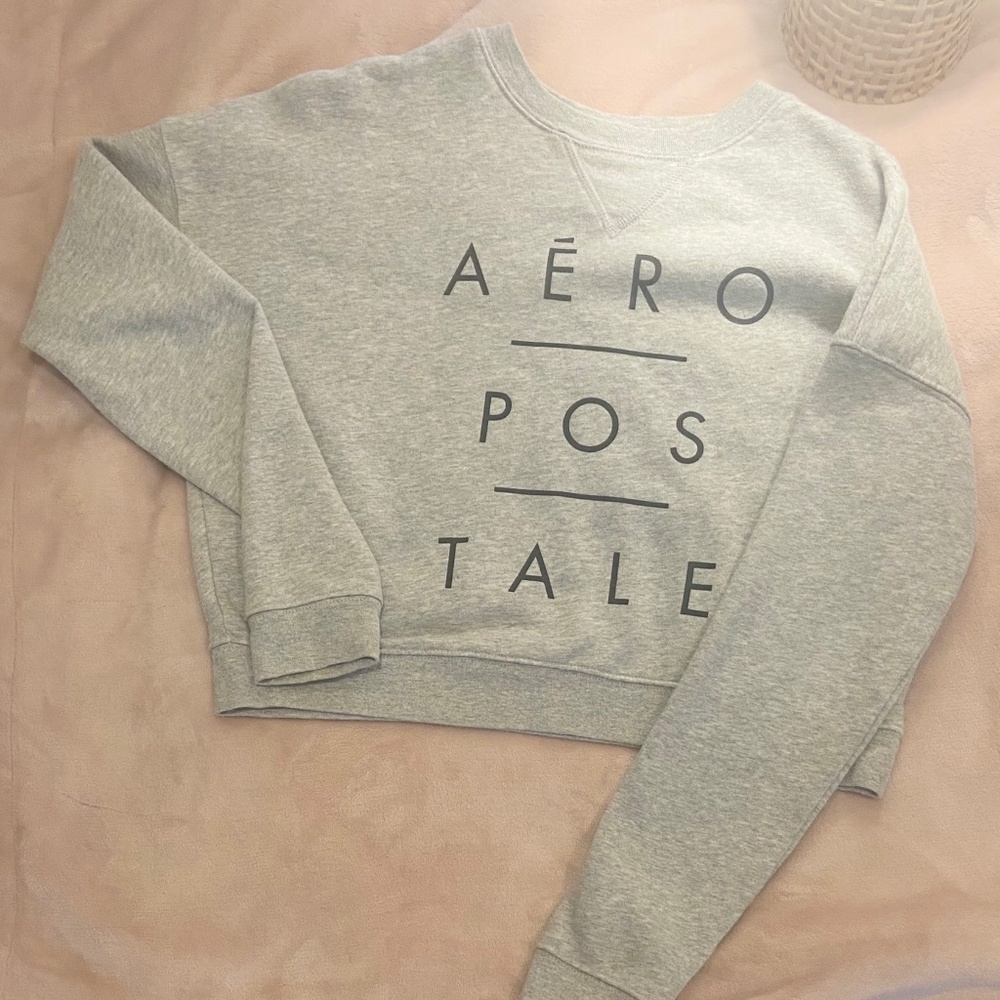 Gray Aeropostale cropped crewneck